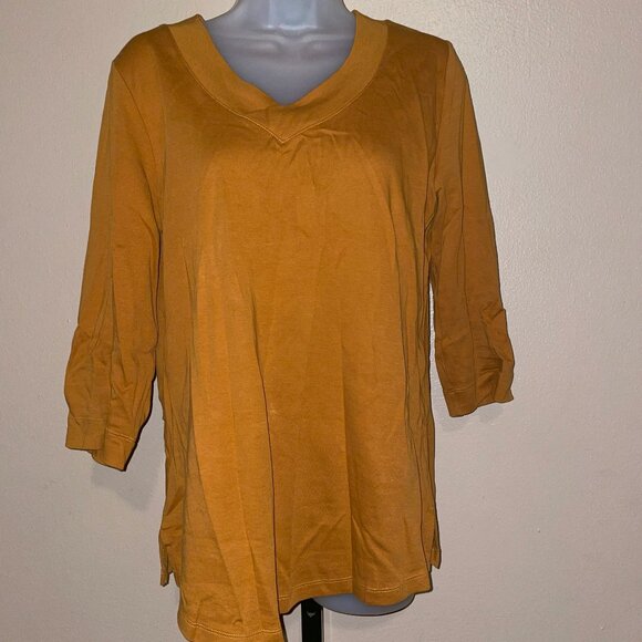 A389677** Isaac Mizrahi Live] Essentials Pima Cotton V Neck Top - Picture 1 of 3